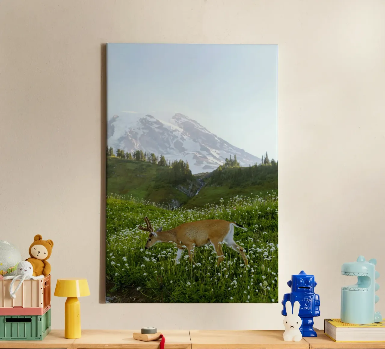 Das Flüstern der Hirsche Leinwand mit Schattenfugenrahmen von Nature's Palette