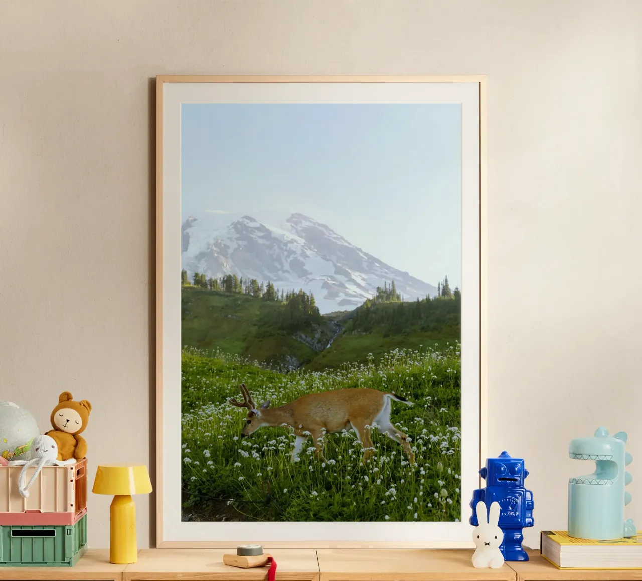 Sussurri del cervo poster con telaio in plastica da Nature's Palette