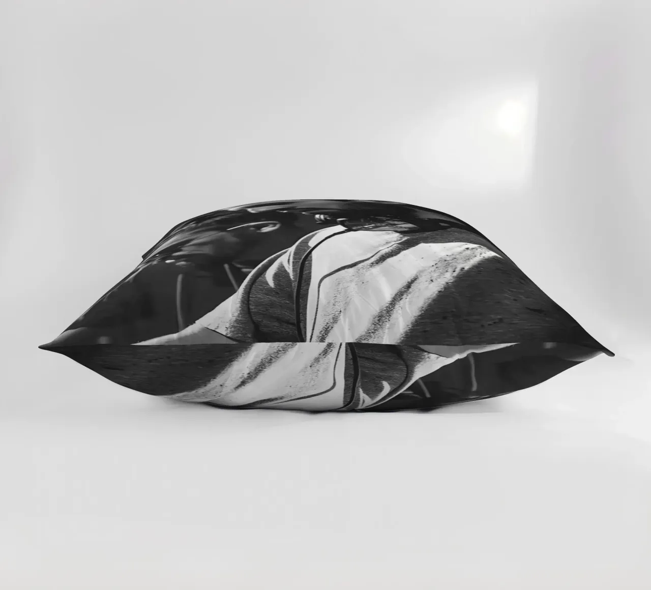 Dimitri Vegas & Like Mike cuscino da Low poly art