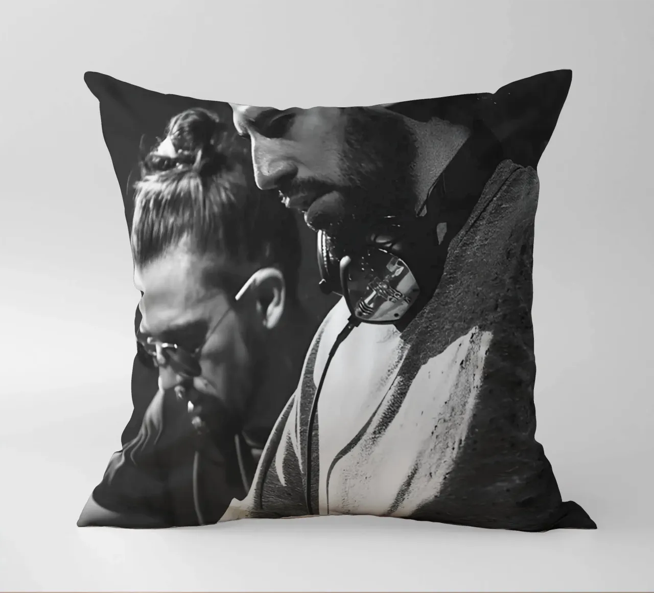 Dimitri Vegas & Like Mike cuscino da Low poly art