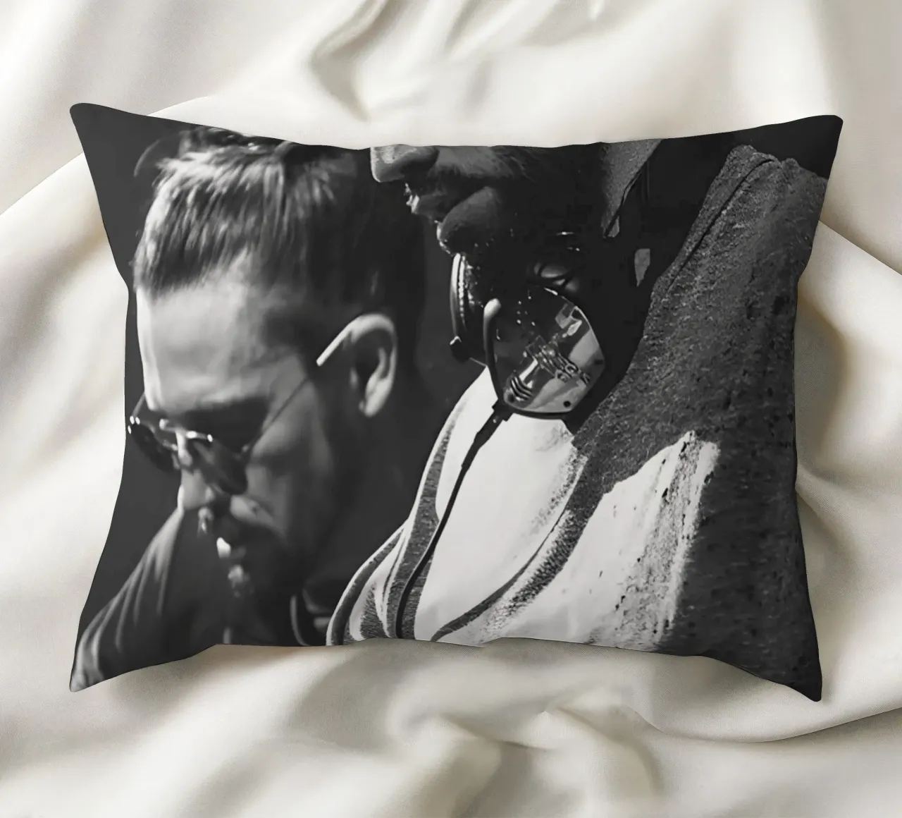 Dimitri Vegas & Like Mike cuscino da Low poly art
