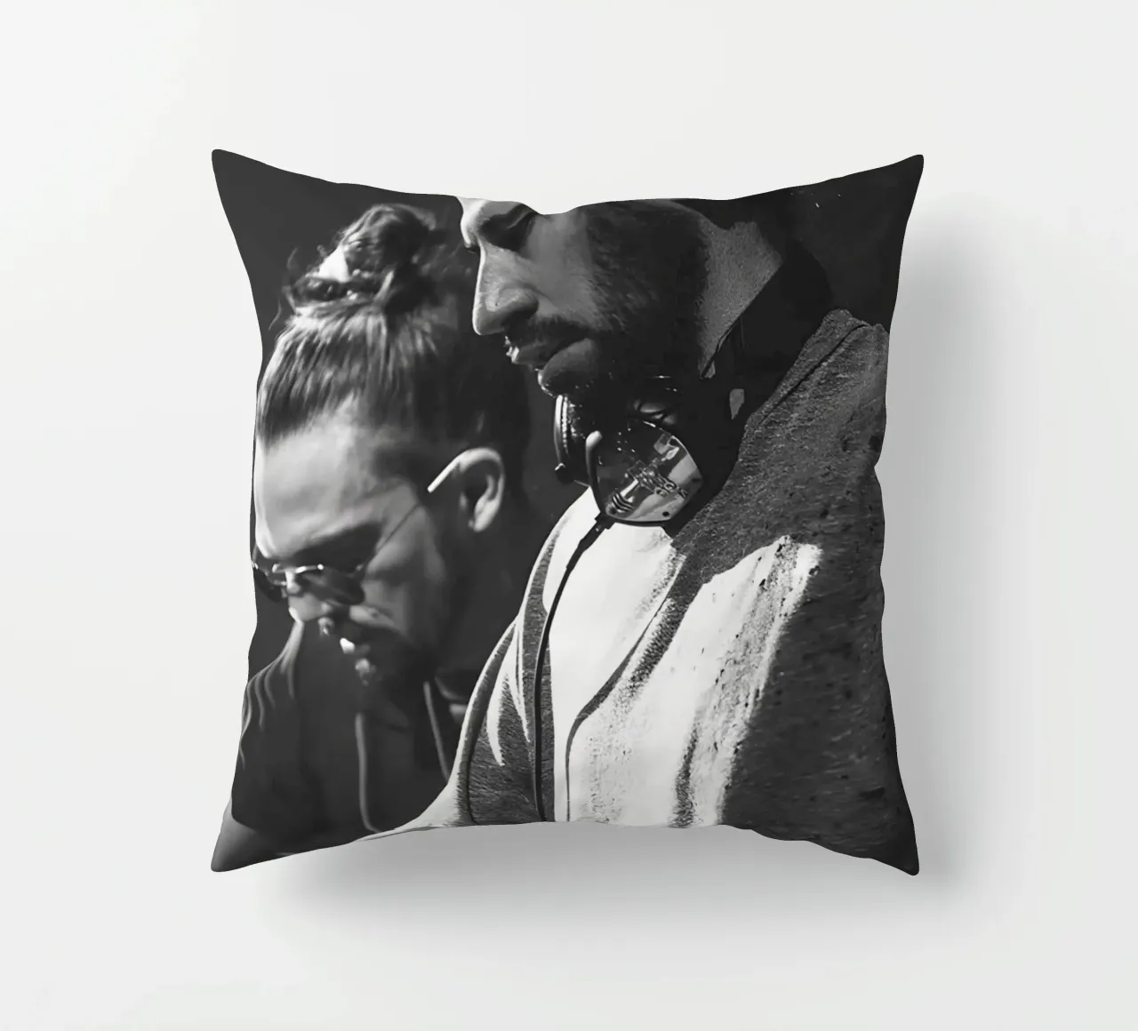 Dimitri Vegas & Like Mike cuscino da Low poly art