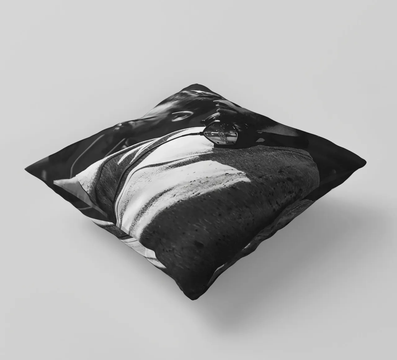 Dimitri Vegas & Like Mike cuscino da Low poly art