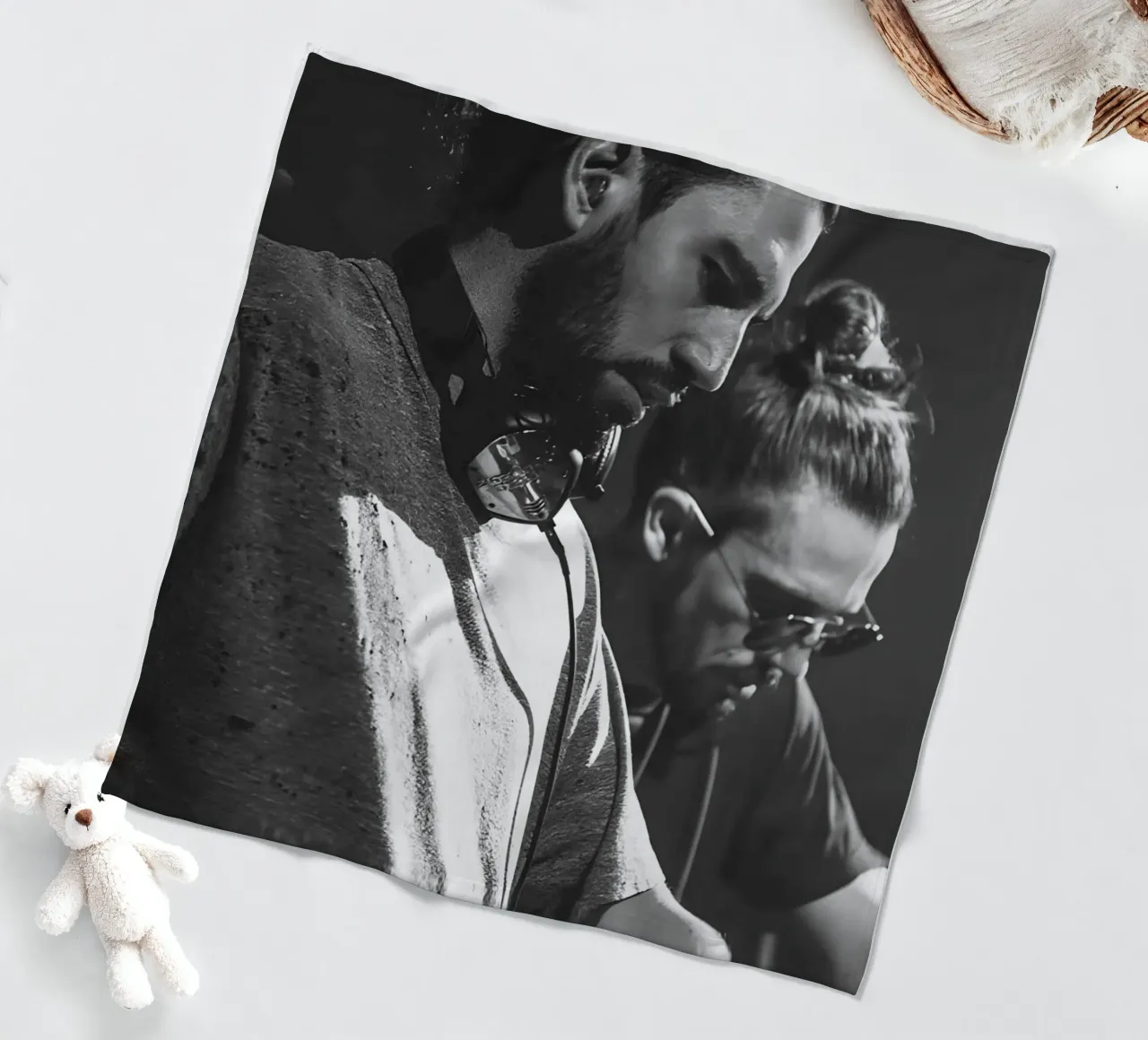 Dimitri Vegas & Like Mike coperta in pile da Low poly art