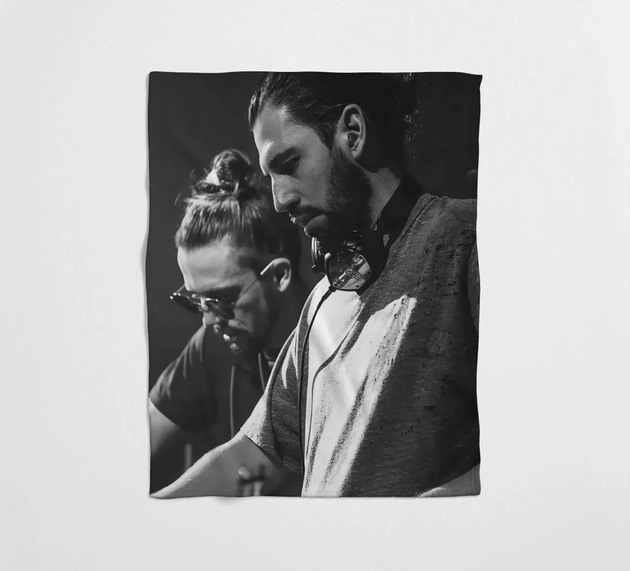 Dimitri Vegas & Like Mike coperta in pile da Low poly art
