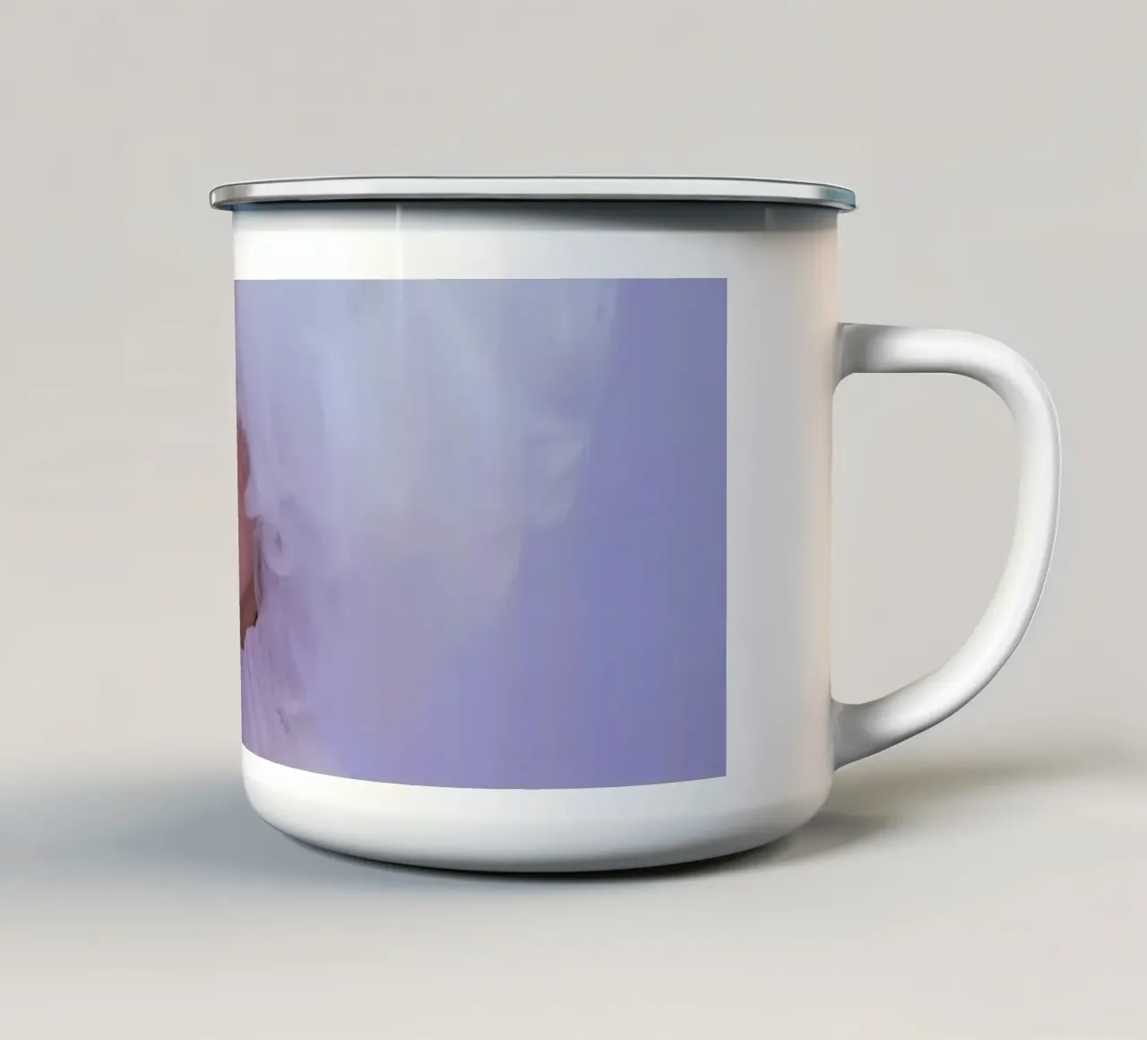 Vrouw met witte wolk op paarse achtergrond emaille mok van DesignDoodle