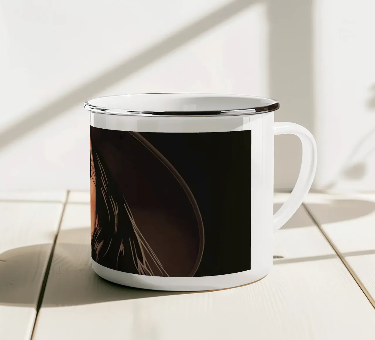Donna con occhiali da sole e cappello tazza in smalto da DesignDoodle