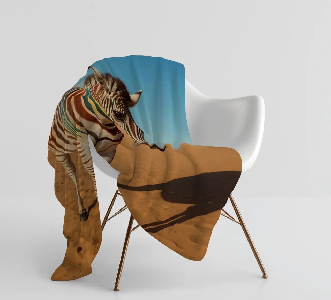 Zebra con strisce colorate nel deserto coperta in pile da DesignDoodle