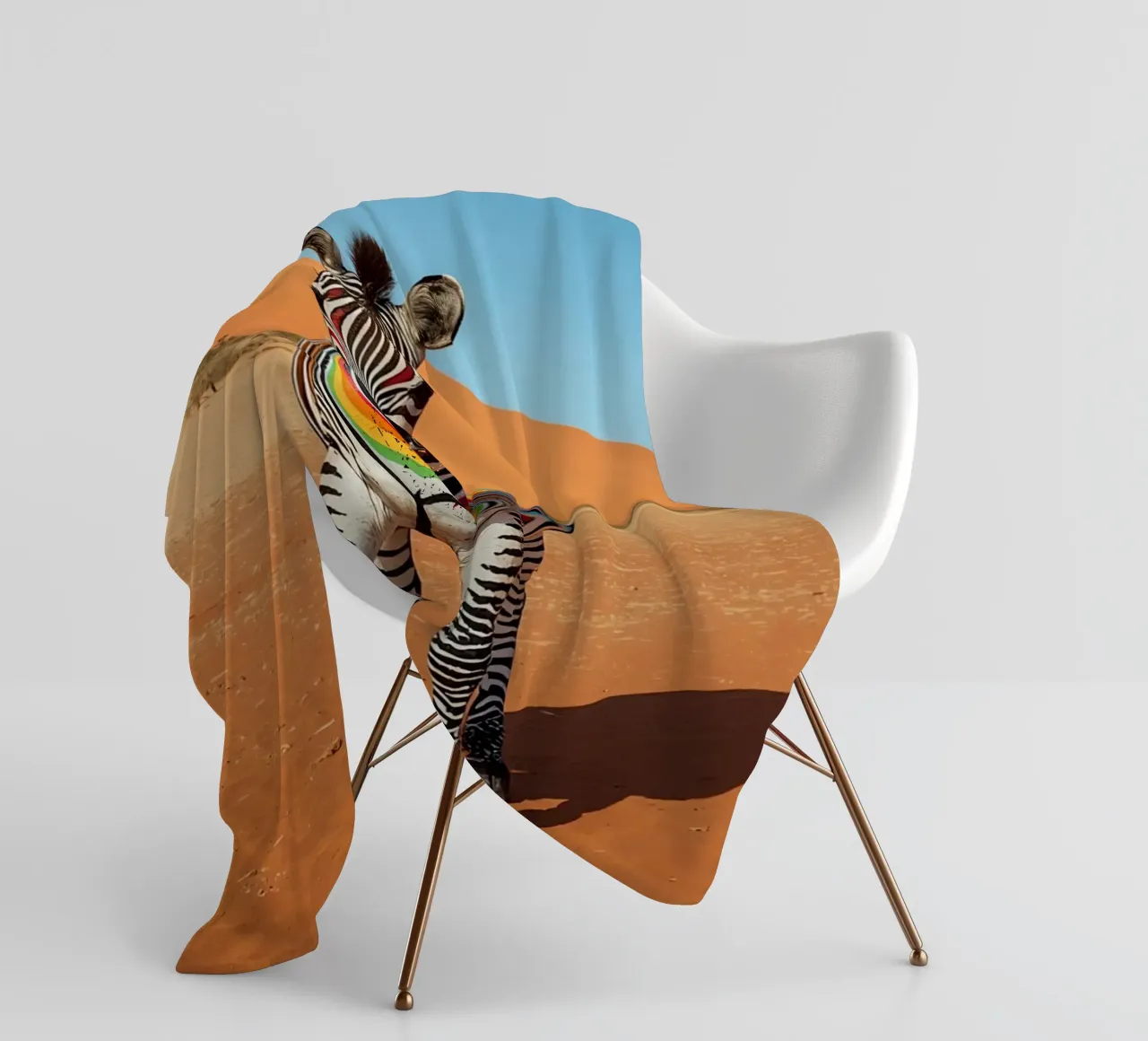 Zebra a strisce arcobaleno in un paesaggio desertico coperta in pile da DesignDoodle