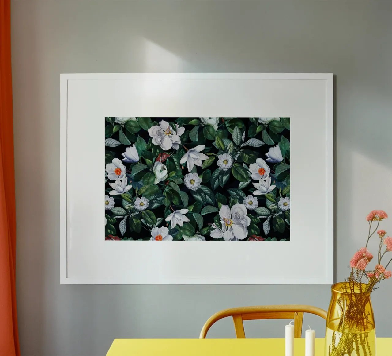 Giardino di magnolie vintage di mezzanotte con fiori bianchi poster con telaio in legno da Vintage World - Uta Naumann