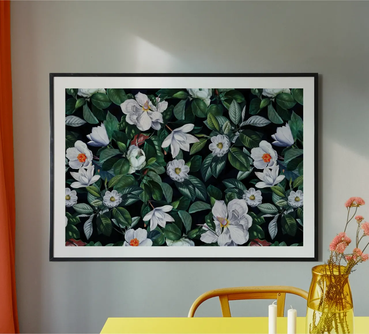 Giardino di magnolie vintage di mezzanotte con fiori bianchi poster con telaio in legno da Vintage World - Uta Naumann