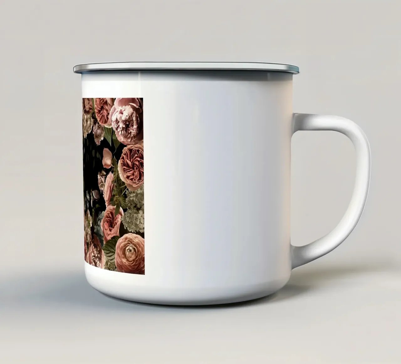 Romantico giardino di mezzanotte con rose e peonie in fiore tazza in smalto da Vintage World - Uta Naumann