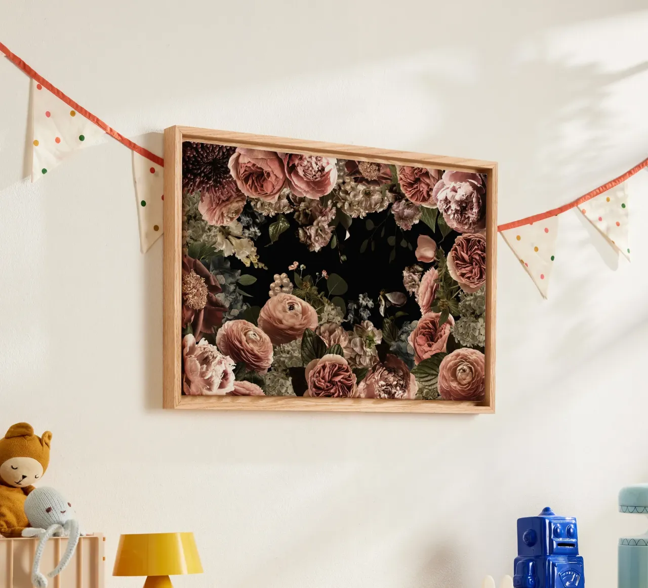 Romantico giardino di mezzanotte con rose e peonie in fiore tela con Cornice a cassetta da Vintage World - Uta Naumann