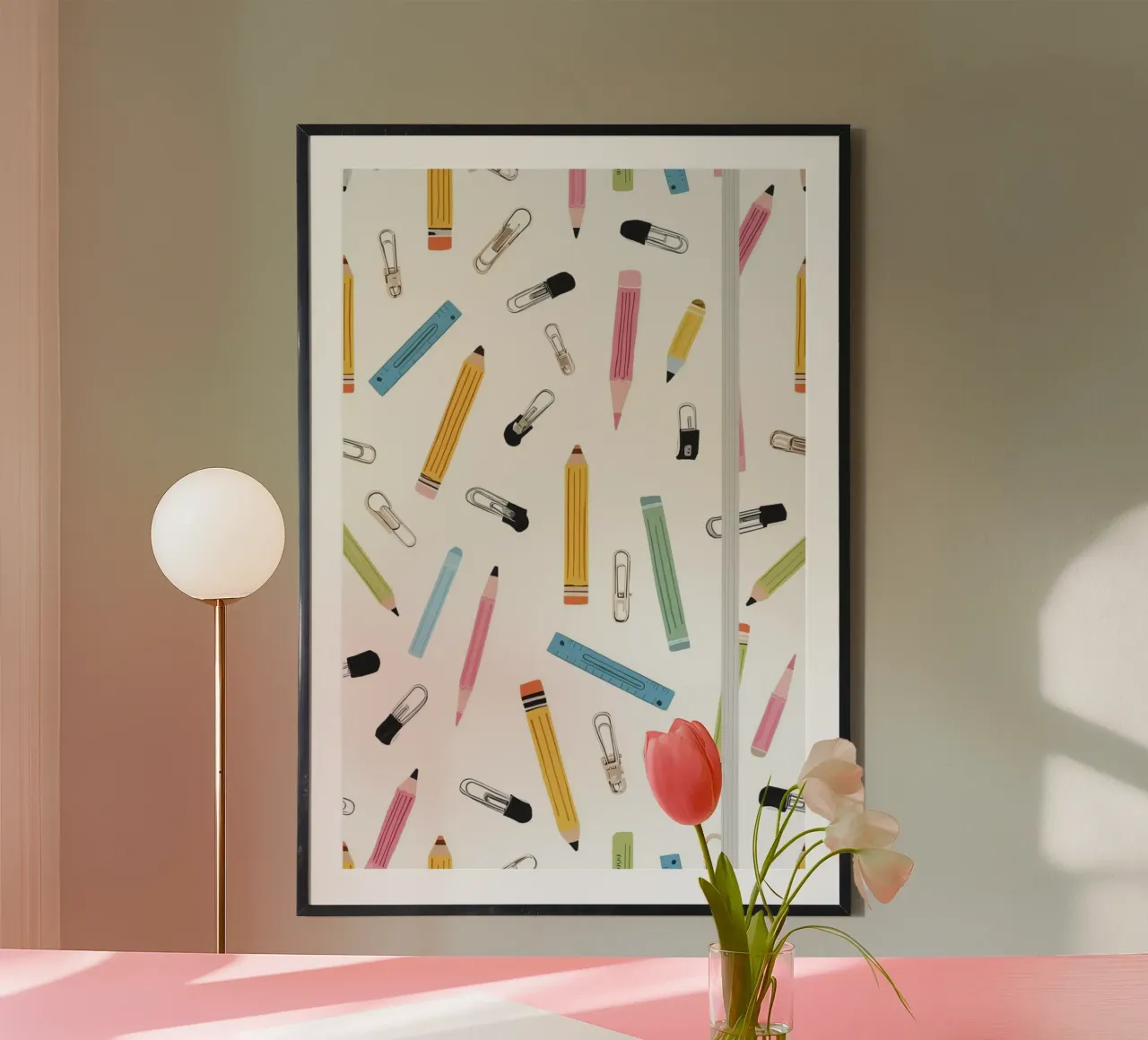 Arte scolastica con matite, graffette e fermagli per raccoglitori poster con telaio in legno da DesignDoodle