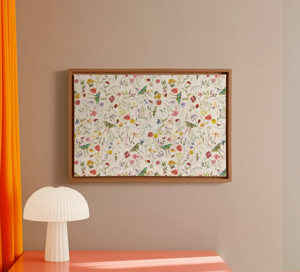 Vintage midzomerweide met wilde bloemen en insecten canvas met Baklijst van Vintage World - Uta Naumann