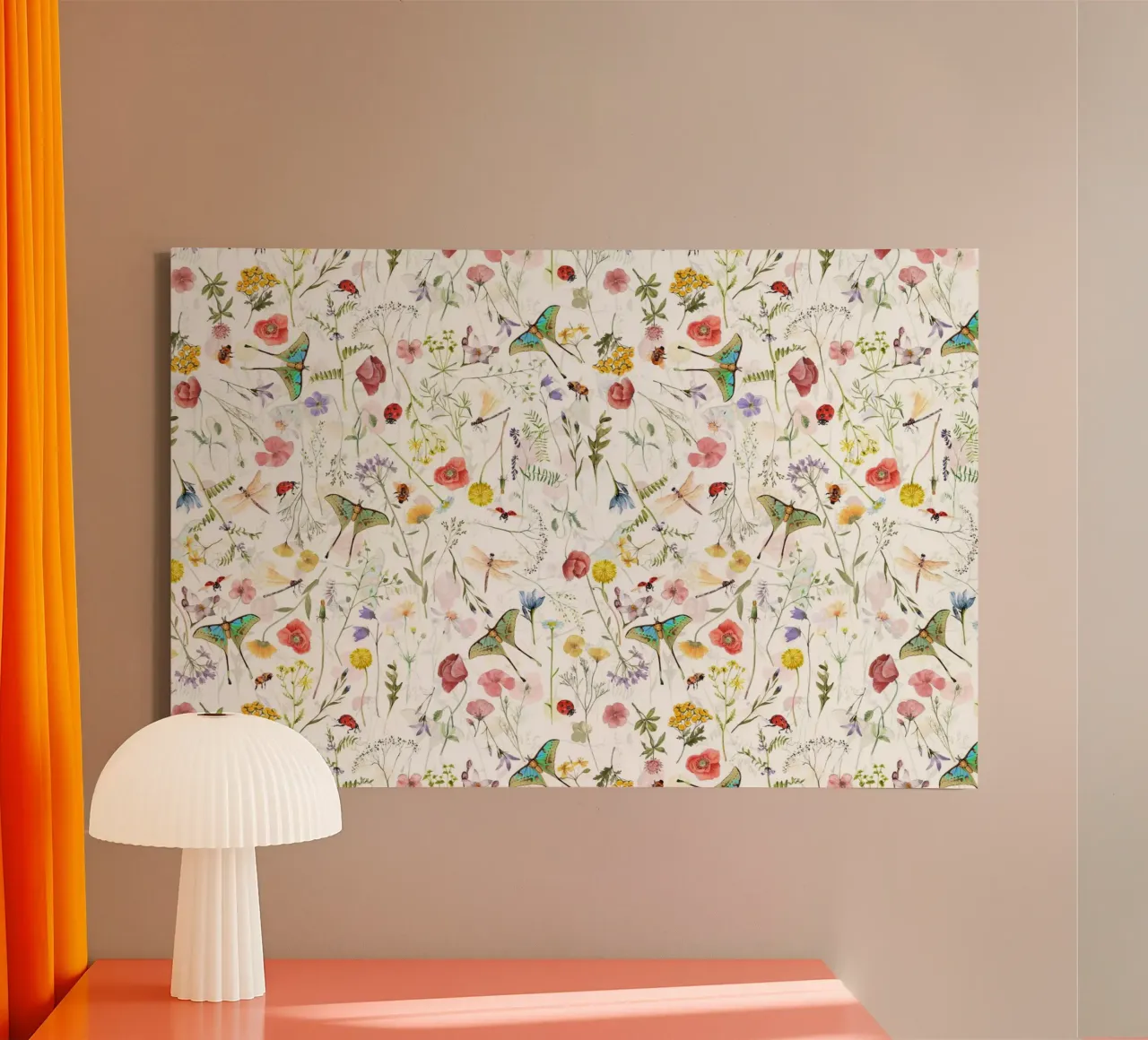 Vintage midzomerweide met wilde bloemen en insecten canvas met Baklijst van Vintage World - Uta Naumann