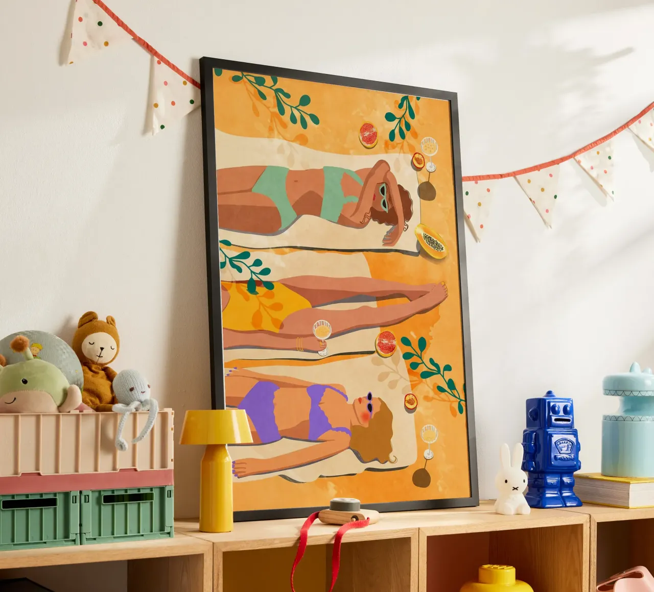 Prendere il sole in spiaggia poster con telaio in alluminio da mesa