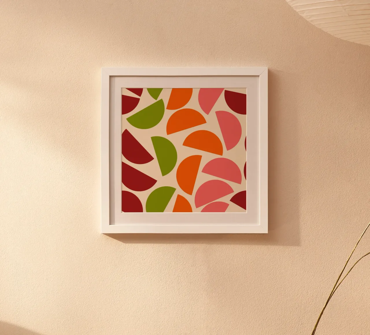 Chaotic bold mid century modern No4 poster con telaio in legno da TijanaArtStudio88