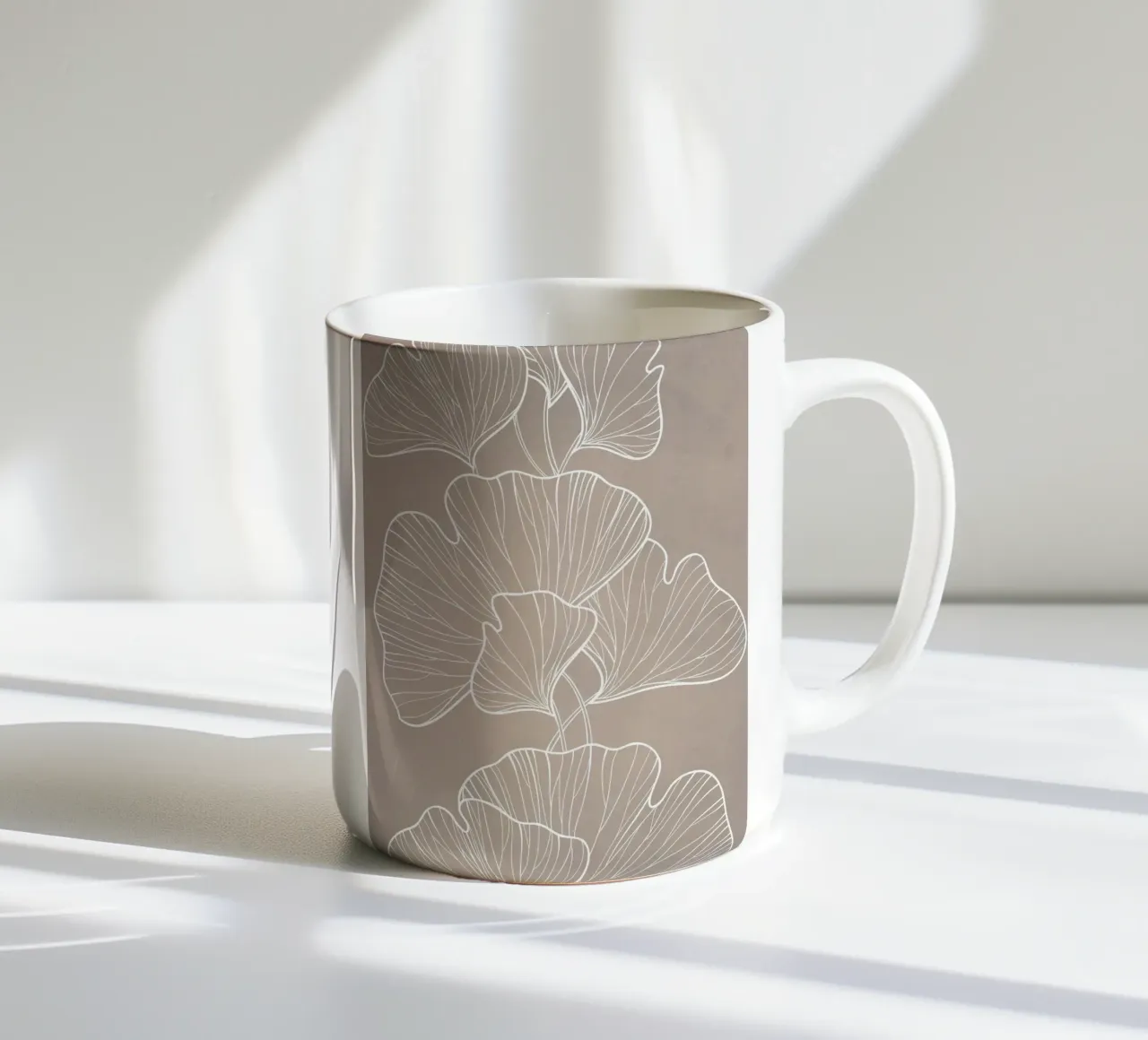 Piante in grigio tazza in ceramica da WijdevenPrints