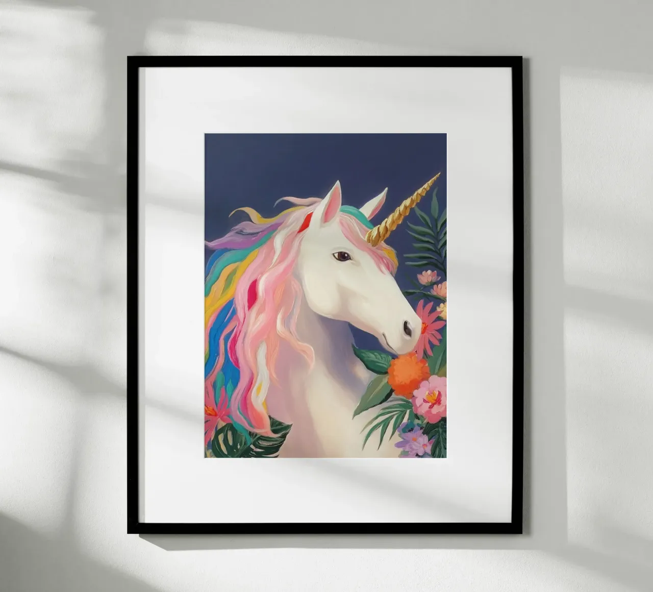 Unicorno in un sogno floreale poster con telaio in plastica da Carinaprint