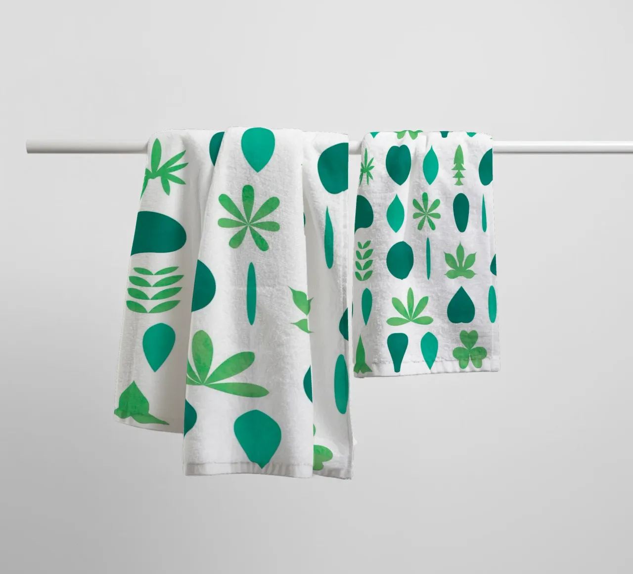 Leaf Shapes and Arrangements #1 asciugamano da bagno da kathrinmay