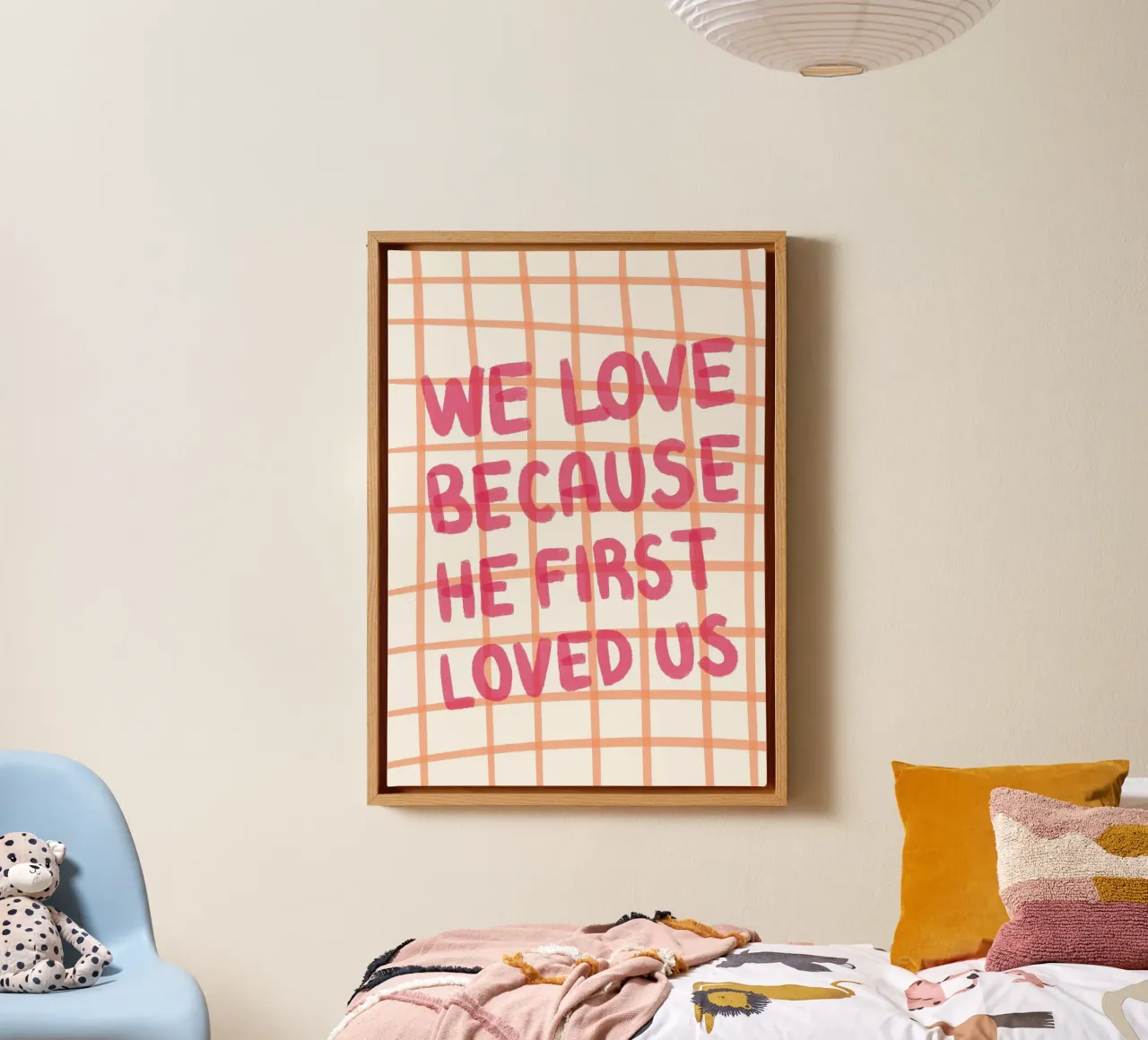 Wij hebben lief omdat hij ons eerst liefhad, Trendy Christian Art Prin canvas met Baklijst van vintagepod