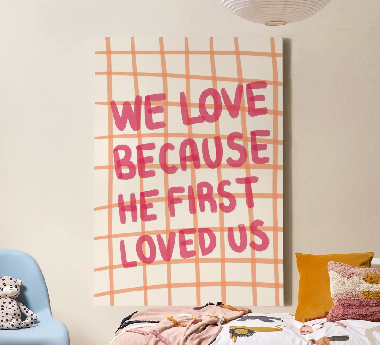 Wij hebben lief omdat hij ons eerst liefhad, Trendy Christian Art Prin canvas met Baklijst van vintagepod