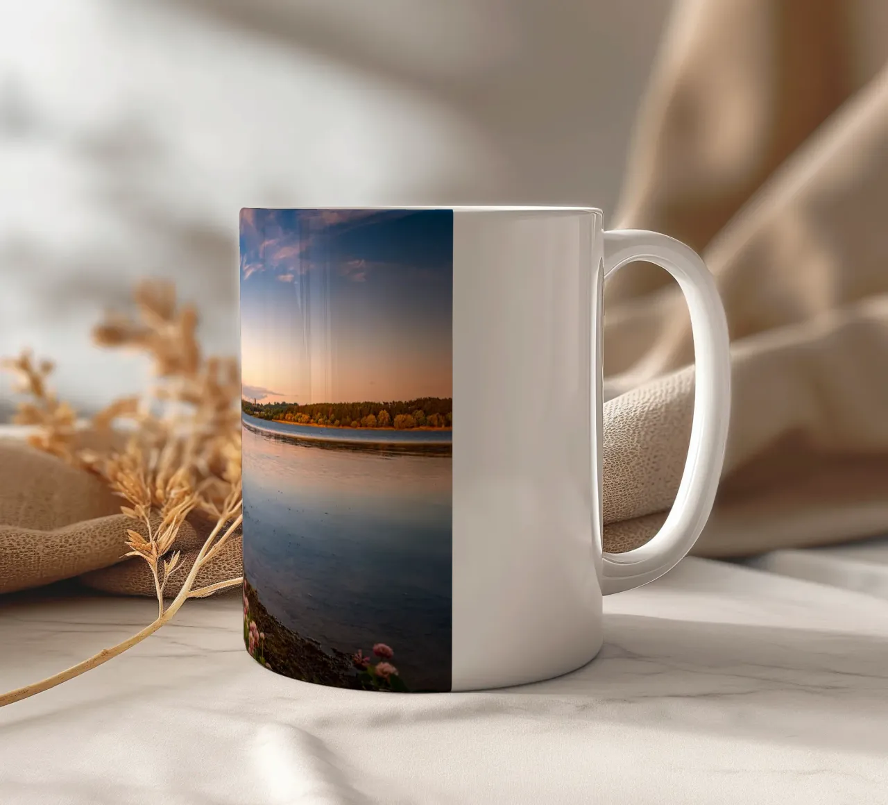 Il lago artificiale al tramonto tazza in ceramica da Marcus Beckert | Fotografie