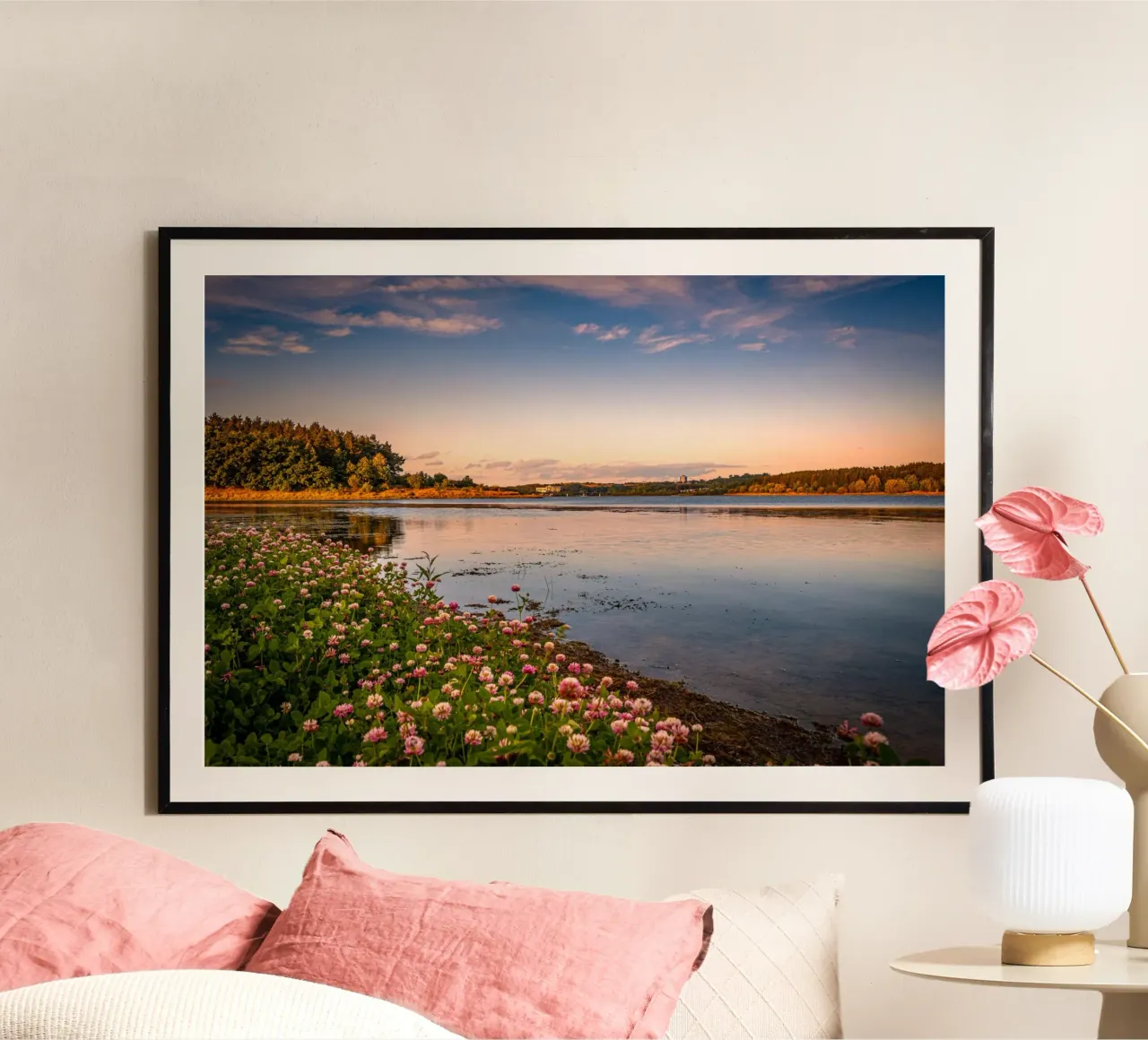 Il lago artificiale al tramonto poster con telaio in plastica da Marcus Beckert | Fotografie