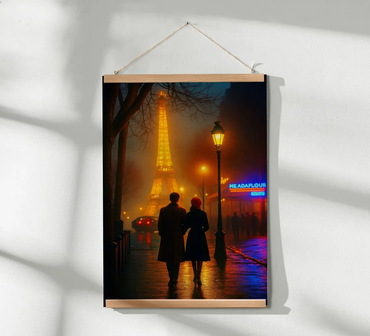 coppia che vede la torre eiffel fotografia retrò poster da viantishop