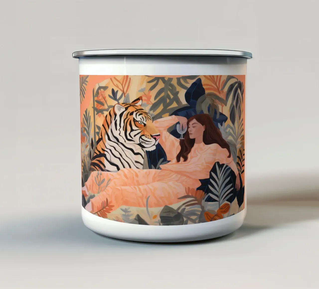 Vrouw met tijgerprint, abstracte dierenprint, kleurrijke kunst emaille mok van ArtHaus