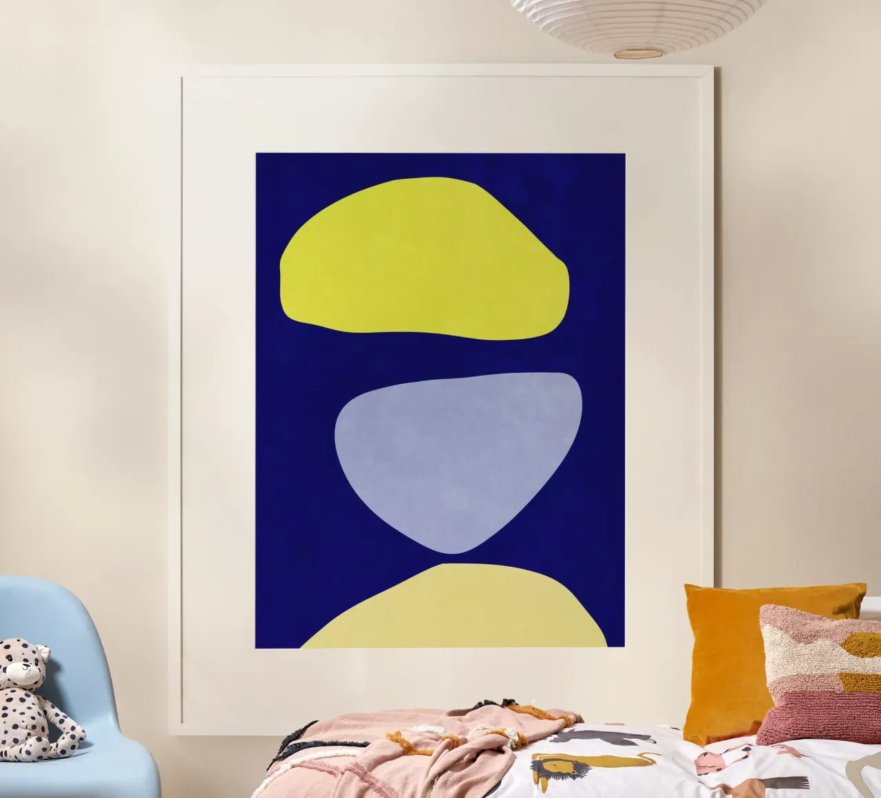 Forme astratte Blu e giallo poster con telaio in plastica da Raissa Oltmanns