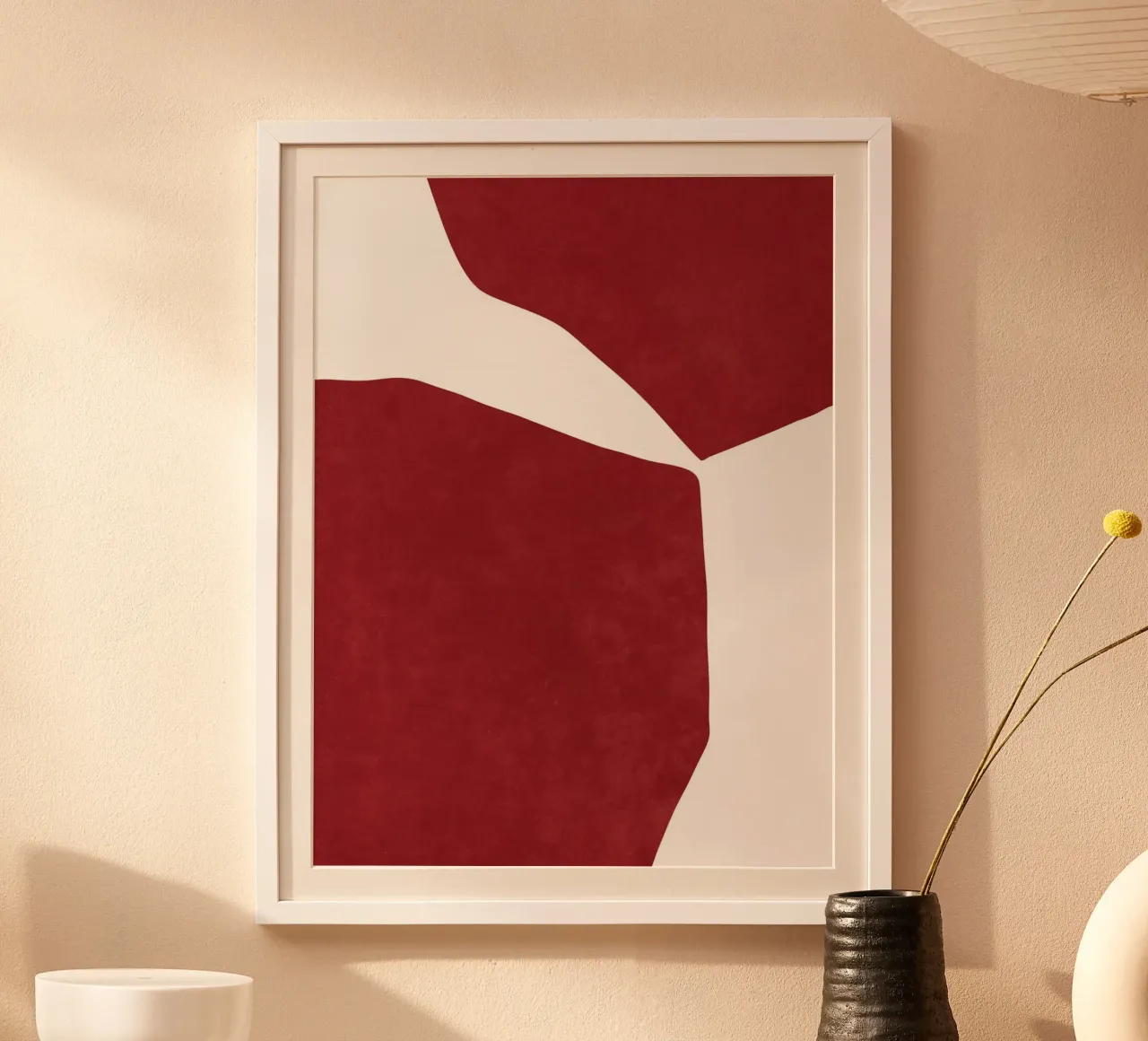 Rosso astratto su bianco poster con telaio in plastica da Raissa Oltmanns