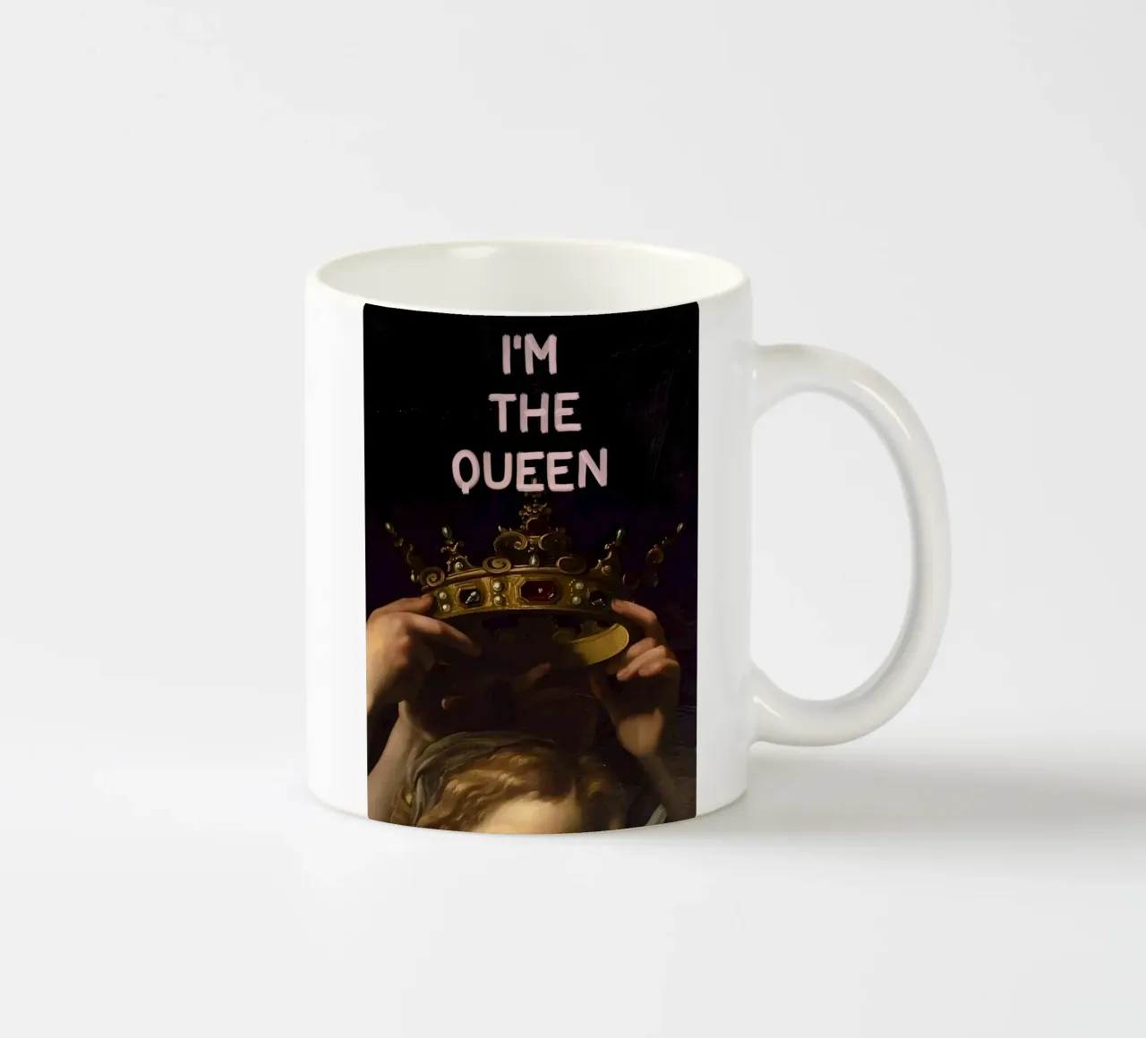 "I'M THE QUEEN" tazza in ceramica da Type & Tape