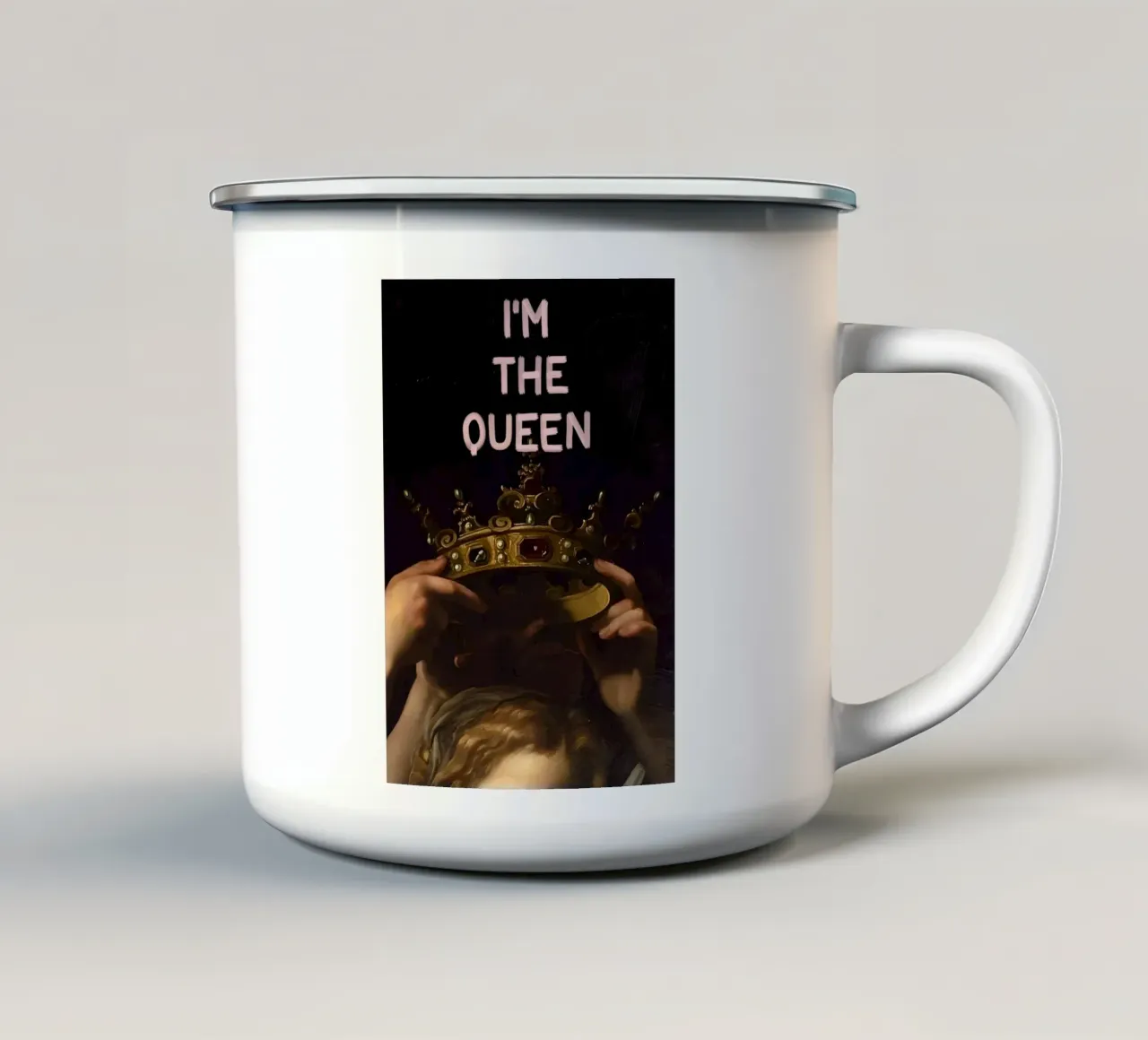 "I'M THE QUEEN" tazza in smalto da Type & Tape