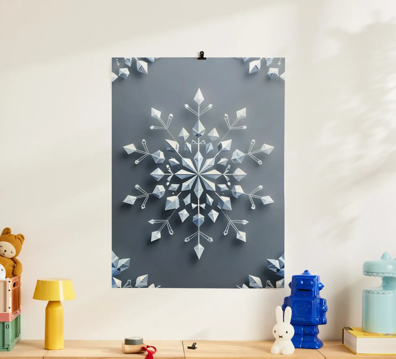 Fiocco di neve invernale poster con telaio in legno da The Green Room