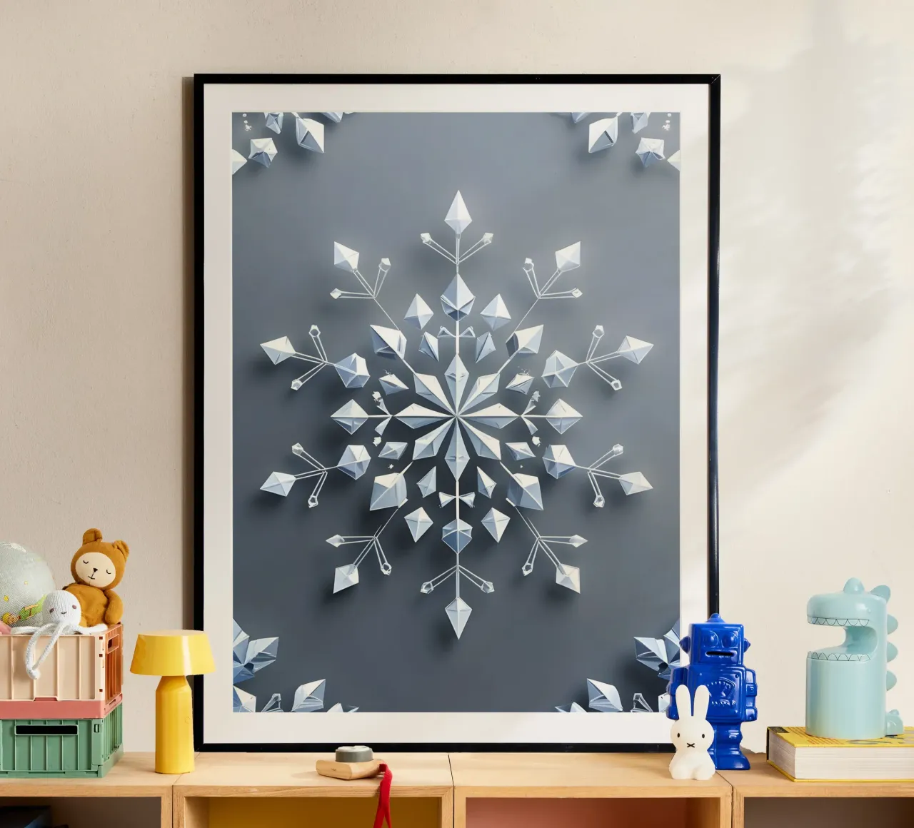 Fiocco di neve invernale poster con telaio in legno da The Green Room