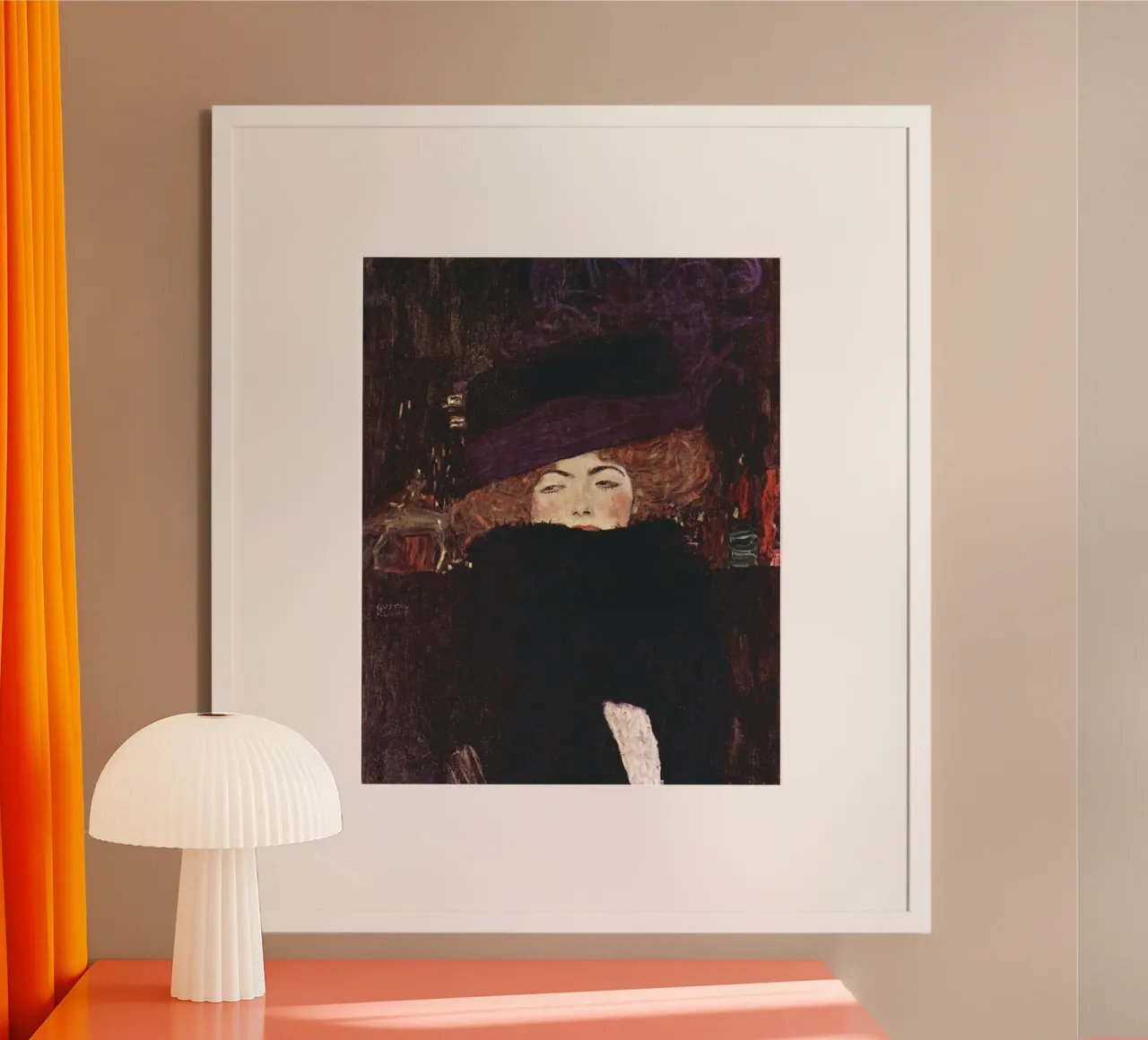 Gustav Klimt - Signora con cappello e boa di piume poster da Venus Art