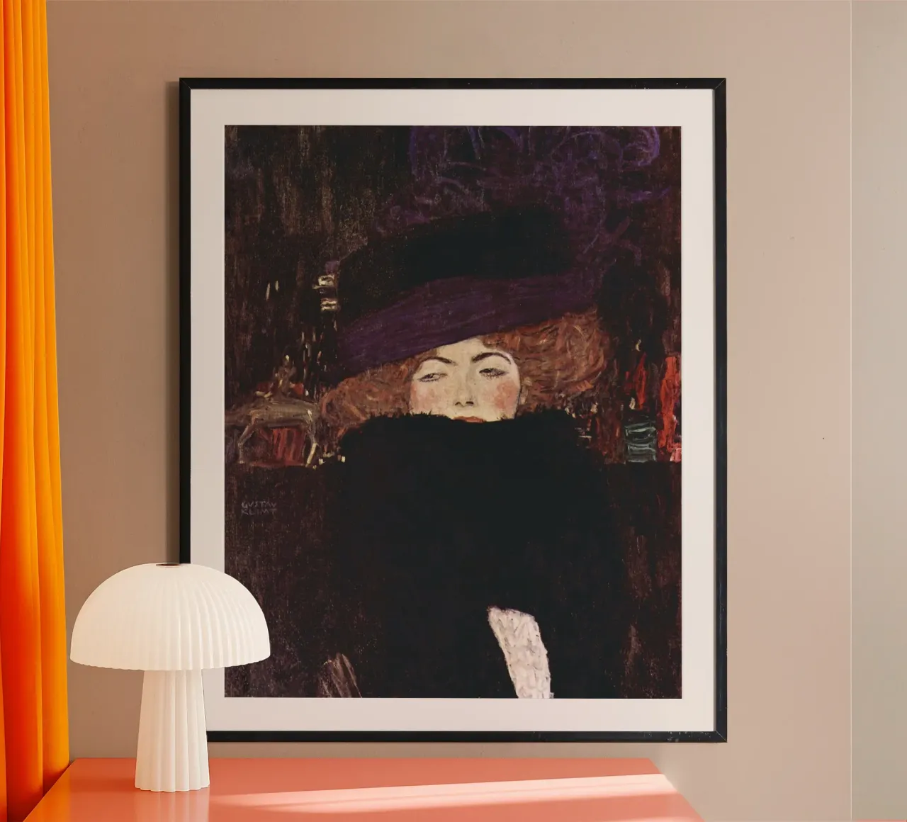 Gustav Klimt - Signora con cappello e boa di piume poster da Venus Art