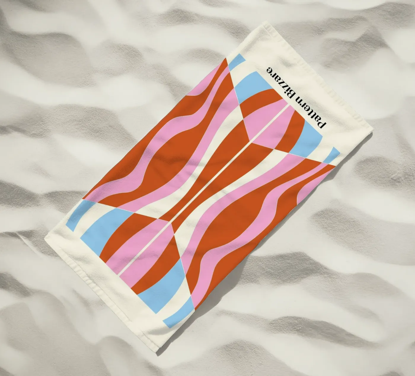 Pattern Bizarre strandhanddoek van Little Dean