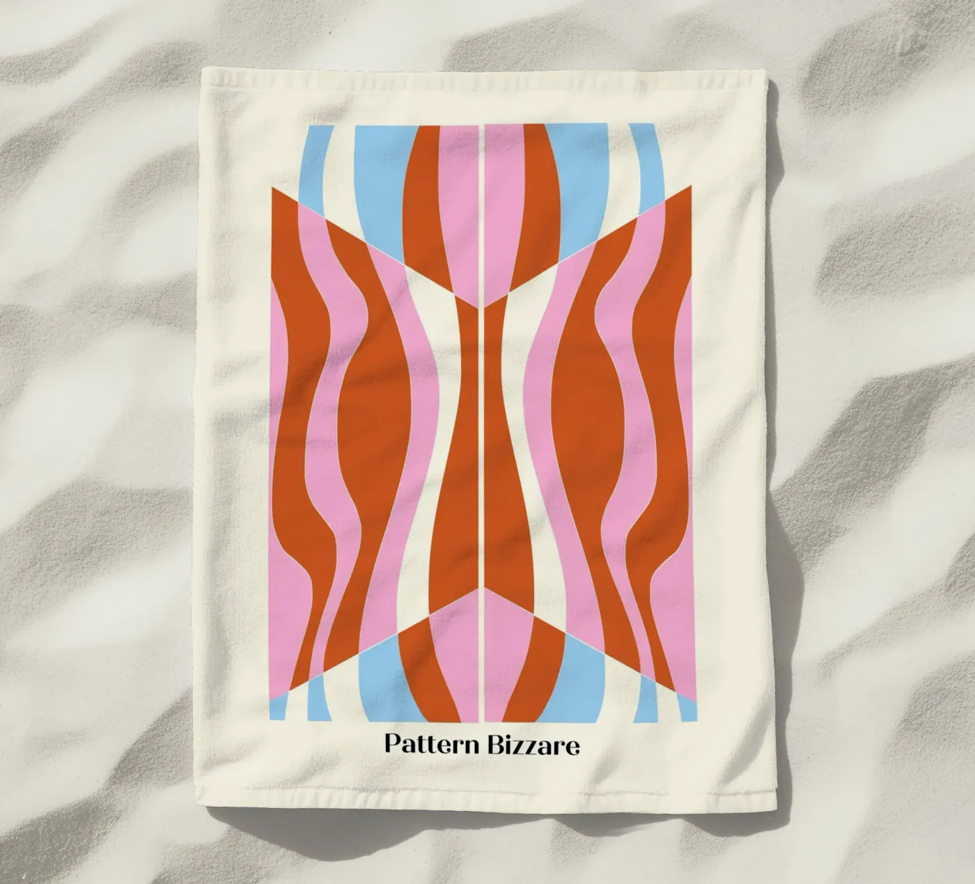 Pattern Bizarre strandhanddoek van Little Dean