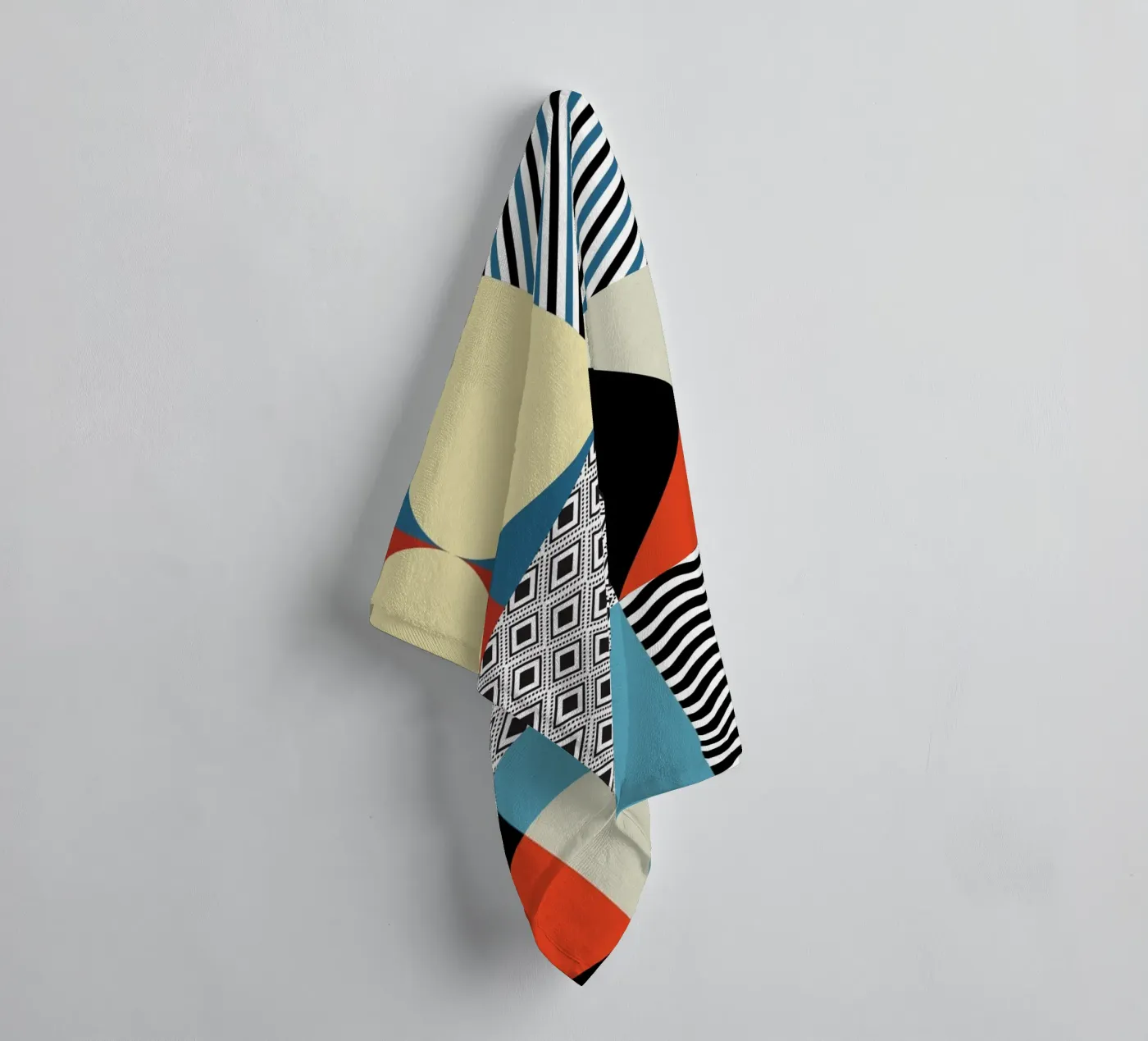 Retro Pattern Bizarre badhanddoek van Little Dean