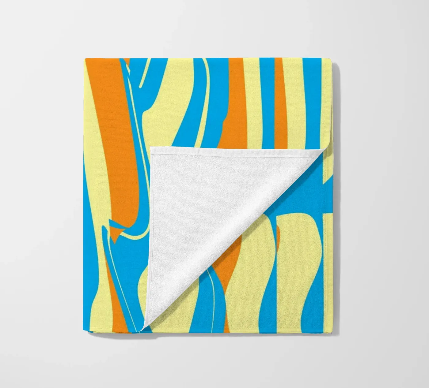 Bizar patroon 05 strandhanddoek van Little Dean