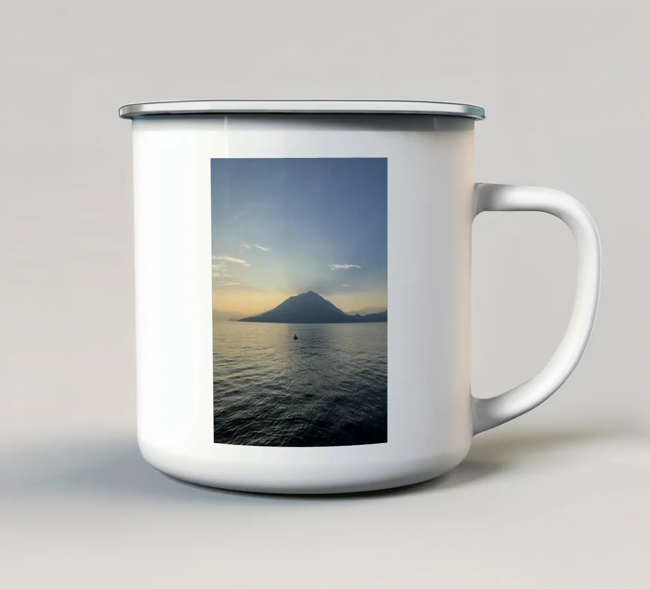 Le calme du lac tazza in smalto da Voyage du monde