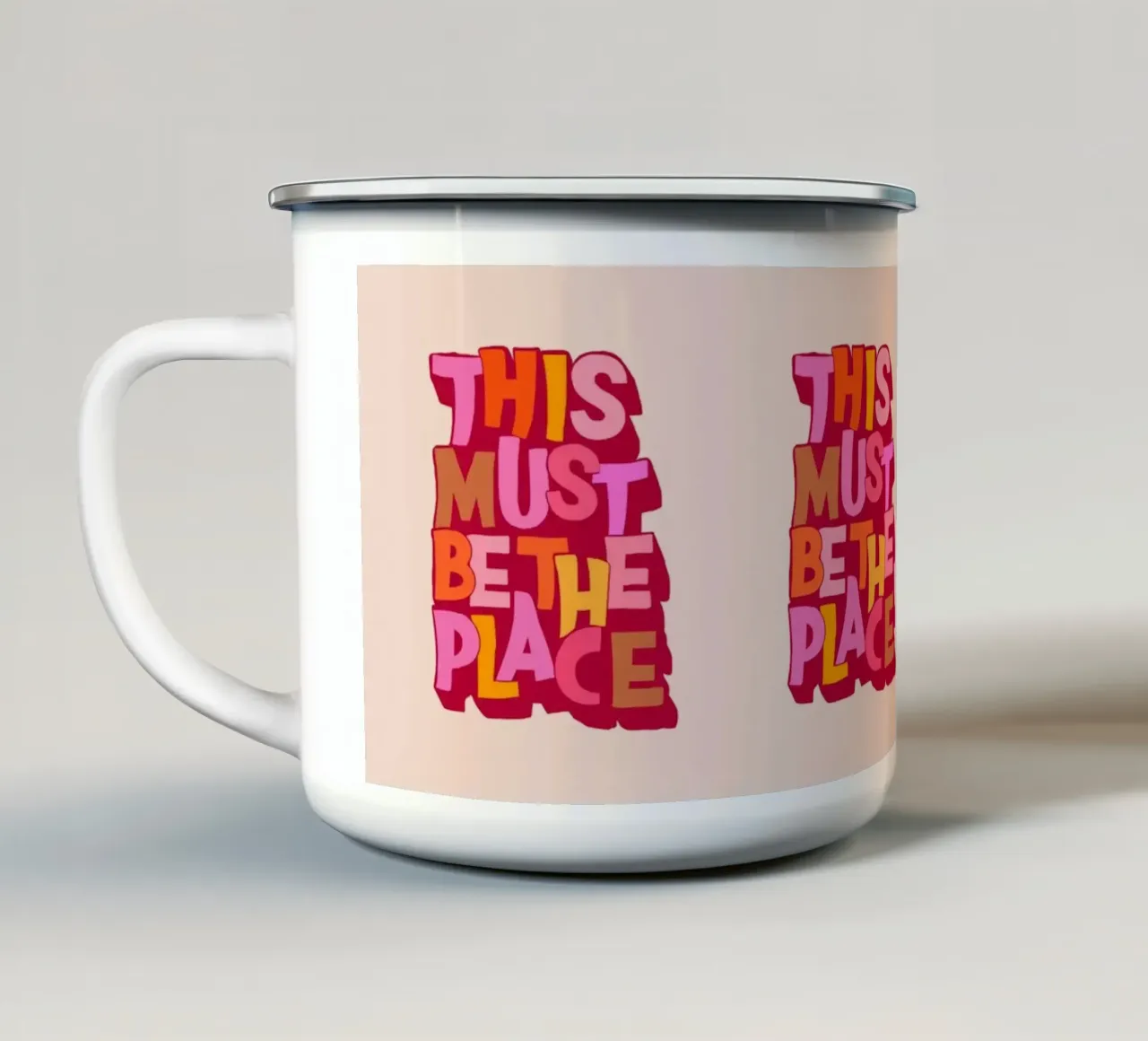 Stampa di una citazione retrò su This Must Be The Place tazza in smalto da showmemars