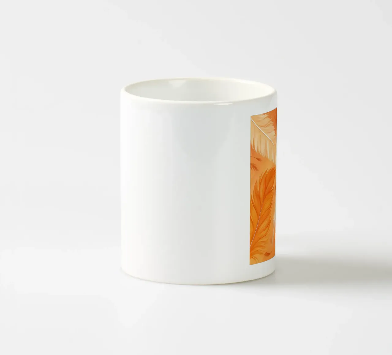 Volo d'autunno etereo: Una sinfonia di piume in un ambiente baciato dal sole tazza in ceramica da Artistic-shop