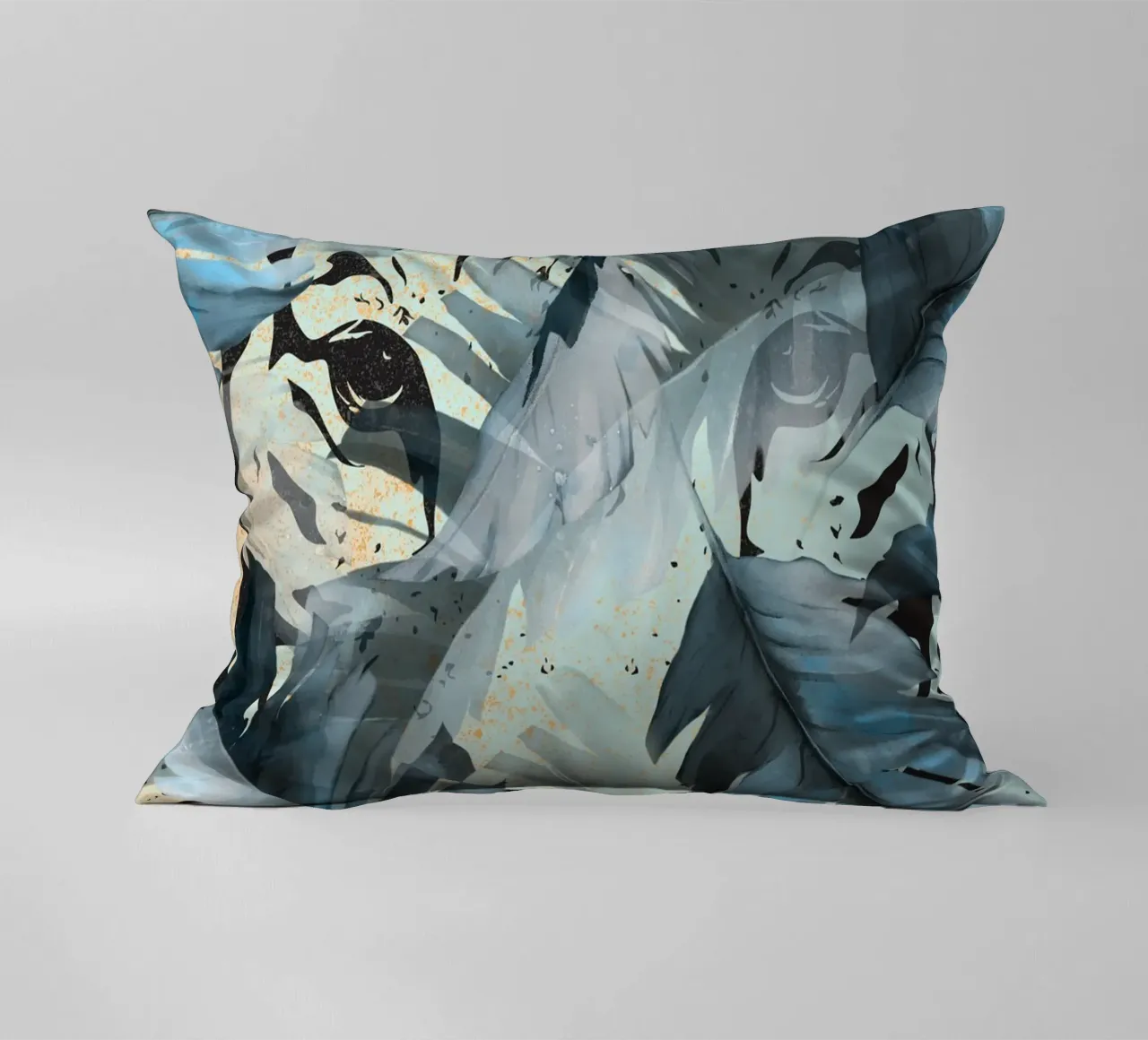 Tiger In The Jungle cuscino da lazydaypaper