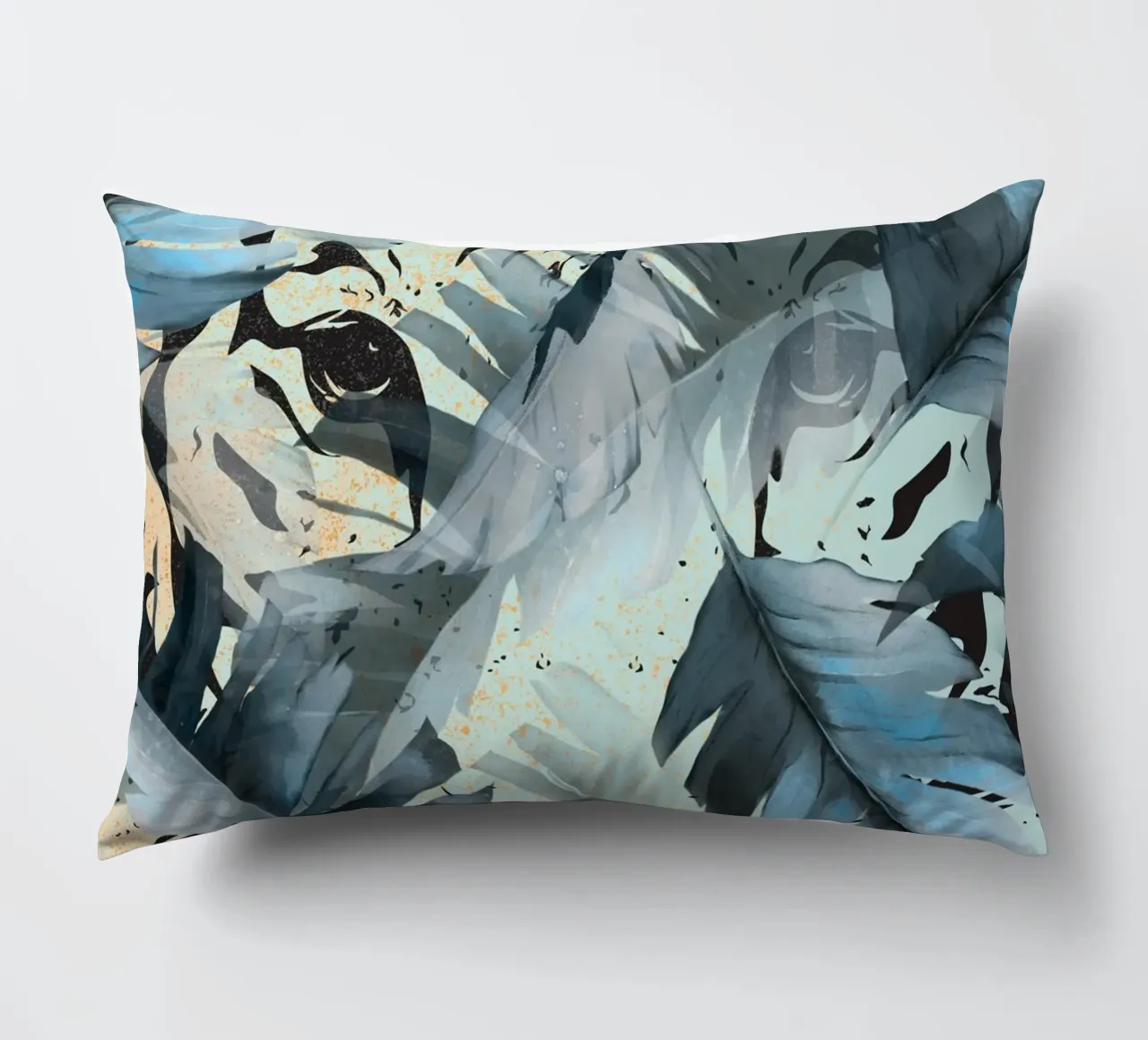 Tiger In The Jungle cuscino da lazydaypaper