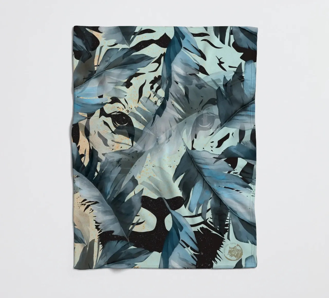 Tiger In The Jungle coperta in pile da lazydaypaper