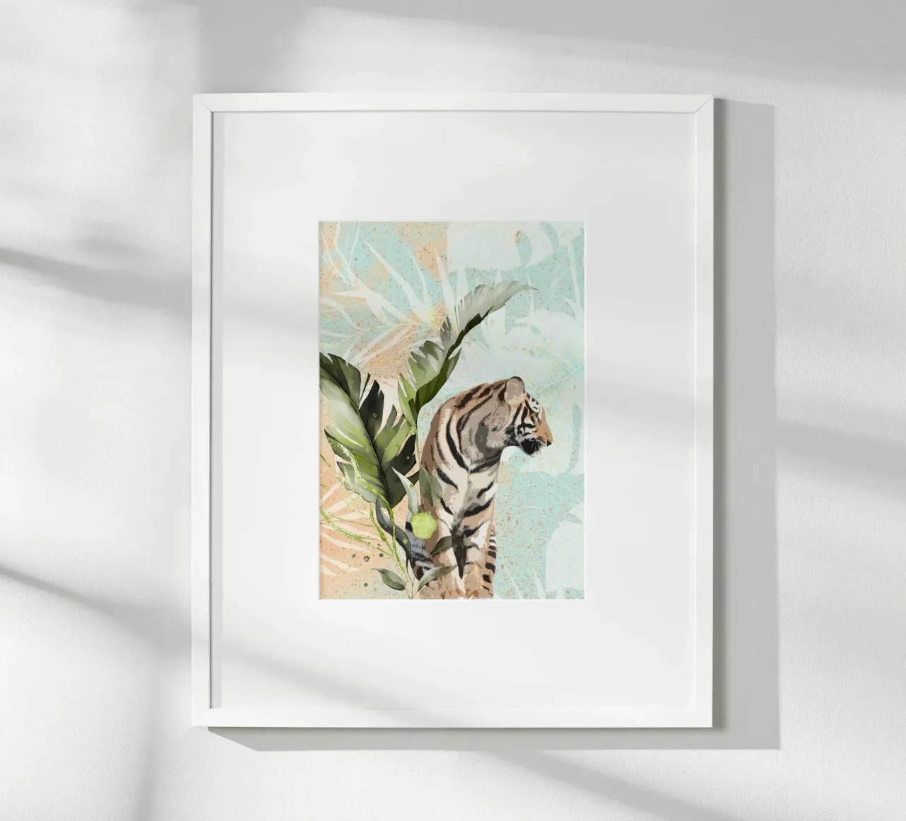 Tiger with Leaf poster con telaio in legno da lazydaypaper